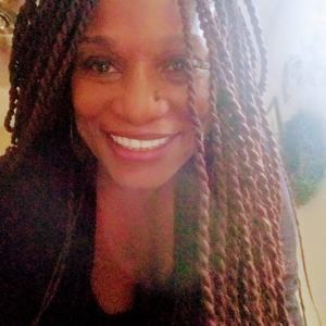 Meet your Posher, Myla